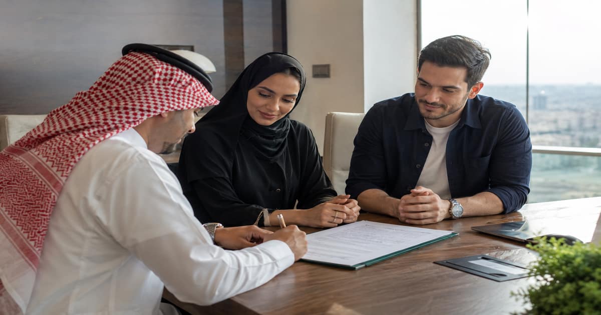 إدارة عقود المشاهير والمؤثرين في السعودية